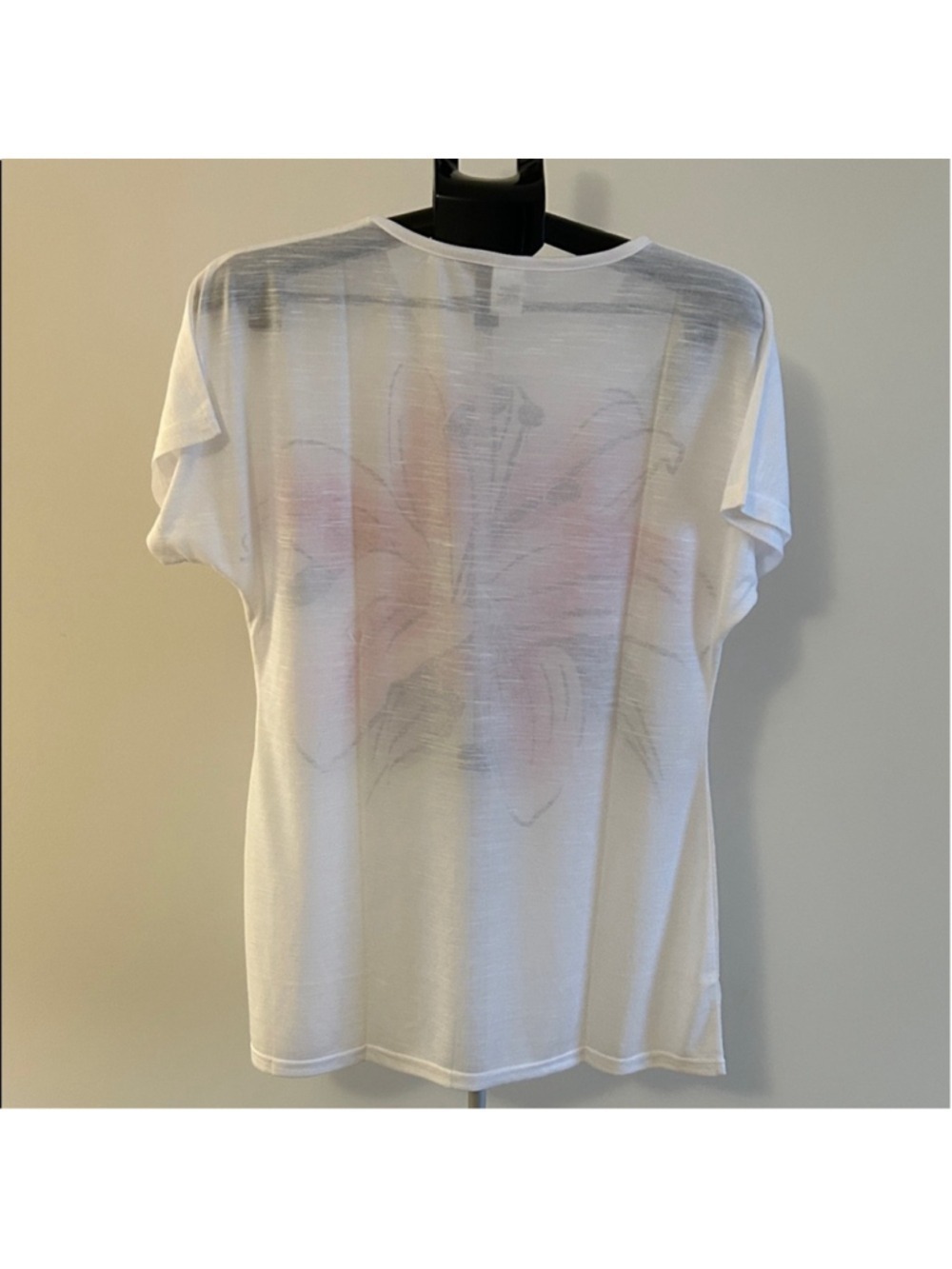 Lily Print White and Pink Women's Short Sleeve Top - Picture 3 of 3